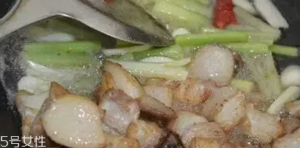 花椰菜炒肉怎么做好吃？這么做簡單又美味