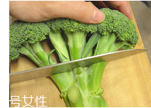 花椰菜怎么切？把整莖切掉最好炒