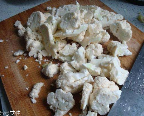 花椰菜怎么切？把整莖切掉最好炒