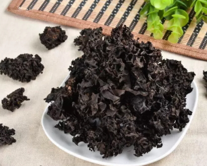 血耳的營(yíng)養(yǎng)價(jià)值 血耳的功效與作用 血耳的營(yíng)養(yǎng)價(jià)值 血耳的功效與作用