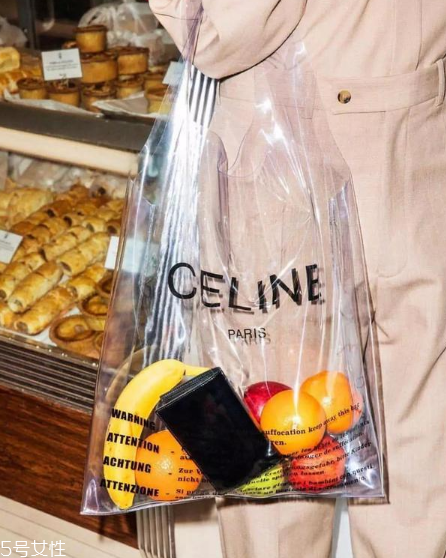 celine塑料袋多少錢？被代購(gòu)炒翻天塑料包