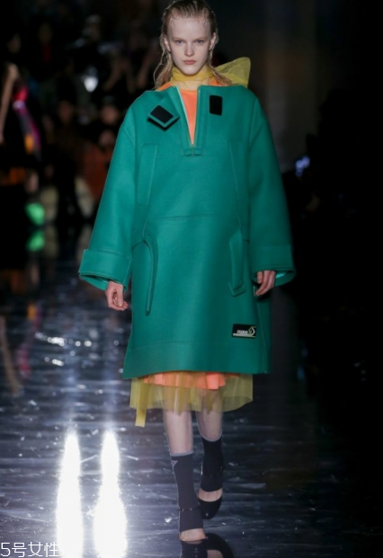 prada2018秋冬系列好看嗎_款式有哪些？