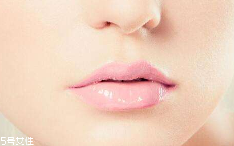 唇線筆可以當(dāng)口紅用嗎 裸唇妝畫(huà)法技巧