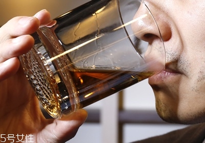 威士忌怎么喝 威士忌的4個基本喝法 威士忌怎么喝 威士忌的4個基本喝法