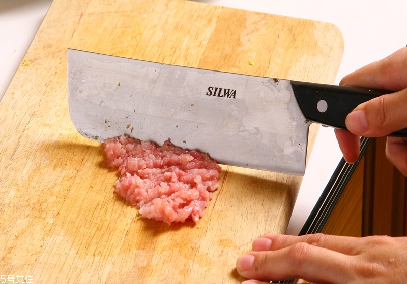 肉丸子怎么做不會散 需要注意的步驟 肉丸子怎么做不會散 需要注意的步驟