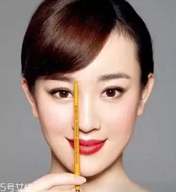 怎么化標(biāo)準(zhǔn)眉？三點(diǎn)法打造親和眉形