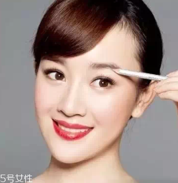 怎么化標(biāo)準(zhǔn)眉？三點(diǎn)法打造親和眉形