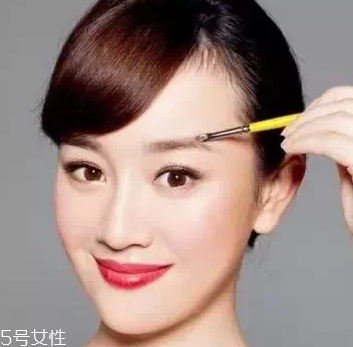 怎么化標(biāo)準(zhǔn)眉？三點(diǎn)法打造親和眉形