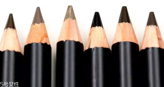 染眉膏和眉筆哪個好用？染眉膏適合濃眉