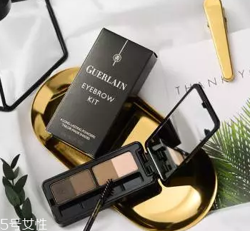 眉粉用久了結(jié)塊怎么辦？用眉刷戳碎