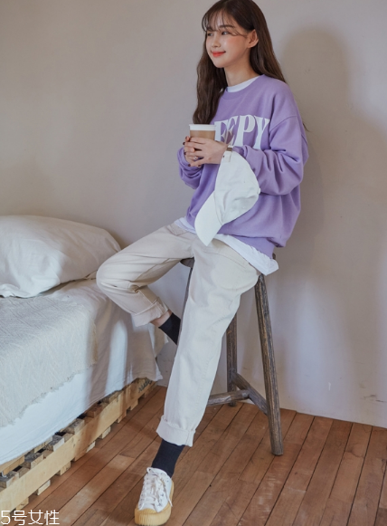 紫色衛(wèi)衣怎么搭配？流行色助你成為時尚女王