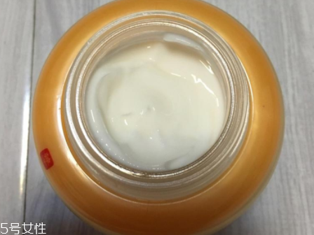 雪花秀修顏霜怎么用？輕柔按壓助吸收