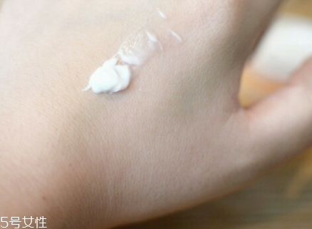 雪花秀修顏霜怎么用？輕柔按壓助吸收