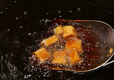 三杯雞的做法哪三杯 三杯雞的三杯是什么意思 三杯雞的做法哪三杯 三杯雞的三杯是什么意思