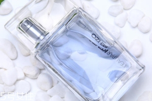 風(fēng)之戀香水適合多少歲？校園文藝男生的首選