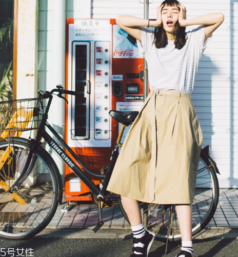 鹽系女生怎樣穿搭？清新無(wú)公害的鄰家女孩