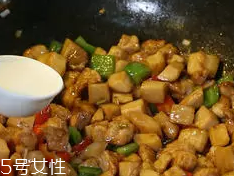 杏鮑菇怎么洗才干凈？鹽水泡泡輕松去污