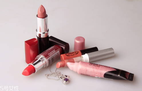 迪奧999夾心口紅怎么樣 不同顏色口紅的特點 迪奧999夾心口紅怎么樣 不同顏色口紅的特點
