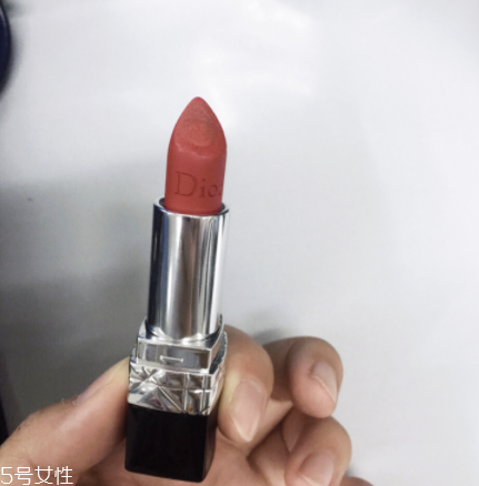 迪奧999夾心口紅怎么樣 不同顏色口紅的特點 迪奧999夾心口紅怎么樣 不同顏色口紅的特點