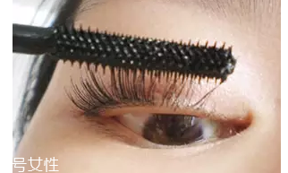 怎么刷睫毛膏才翹才長？8個(gè)步驟刷出動(dòng)人電眼