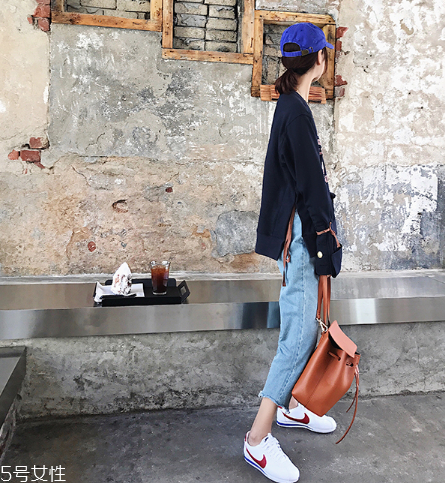 牛仔褲怎么分男女？輕松辨別化解尷尬