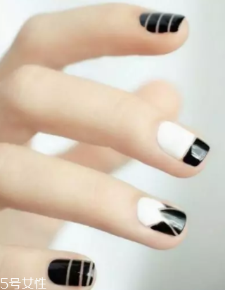 綠色指甲油顯手黑嗎？反光深綠色適合黃皮