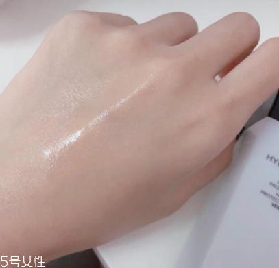 chanel山茶花保濕精華水好用嗎？補水底妝神器