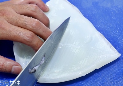 墨魚怎么處理才能清洗干凈 墨魚怎么處理才能清洗干凈