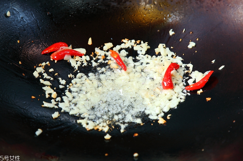 墨魚怎么處理才能清洗干凈 墨魚怎么處理才能清洗干凈