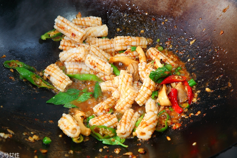 墨魚怎么處理才能清洗干凈 墨魚怎么處理才能清洗干凈