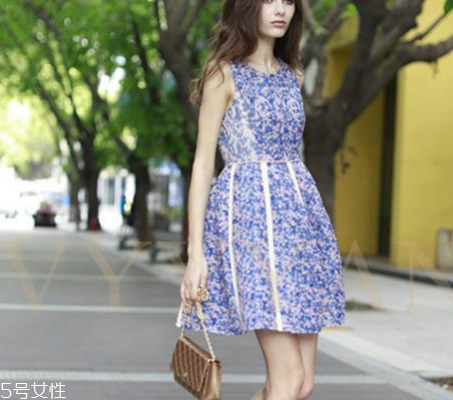 職業(yè)裝怎么穿好看？褪去稚氣邁向成熟