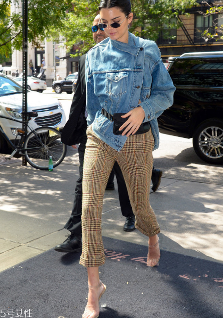 牛仔外套怎么搭配？這樣穿絕對(duì)夠靚夠有型