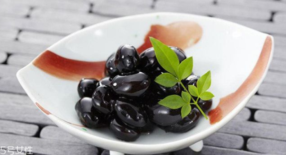 黑豆泡醋用什么醋最好？不要用白醋