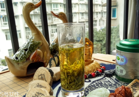 獅峰龍井怎么泡 入壺待泡 獅峰龍井怎么泡 入壺待泡