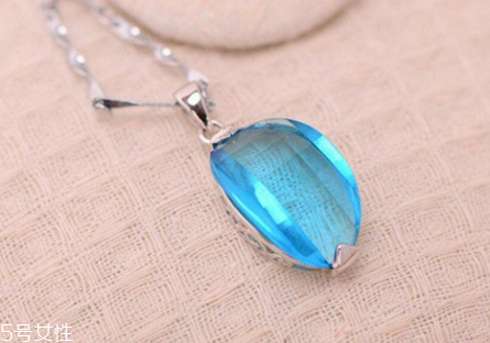 藍水晶項鏈一般多少錢？色澤優(yōu)質(zhì)的上萬元