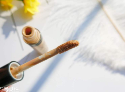 得鮮遮瑕液哪個色號好？1.5號色適合自然膚色