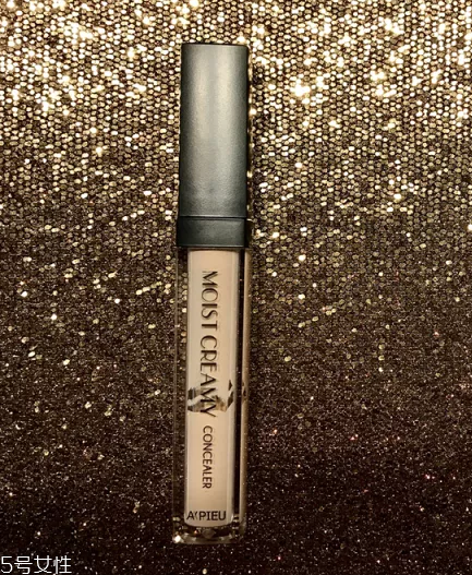 遮瑕液可以涂在眼部嗎？能遮住黑眼圈