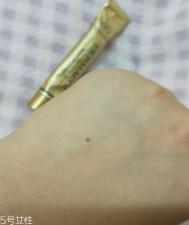 遮瑕液可以遮痣嗎？ 捷克dermacol遮瑕液遮痣測試