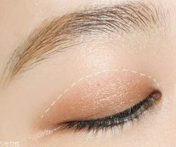 怎么用口紅畫(huà)眼影？?jī)刹疆?huà)好眼妝
