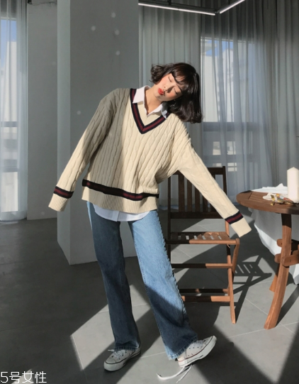 米色毛衣怎么搭配？打造氣質(zhì)女神范兒