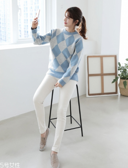 格子毛衣怎么搭配？盡顯減齡學(xué)院風(fēng)