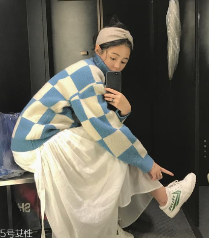 格子毛衣怎么搭配？盡顯減齡學(xué)院風(fēng)