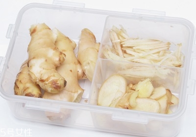 老姜和嫩姜功效的區(qū)別 不同姜的特點 老姜和嫩姜功效的區(qū)別 不同姜的特點