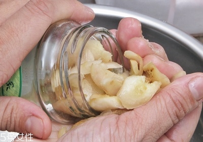 老姜和嫩姜功效的區(qū)別 不同姜的特點 老姜和嫩姜功效的區(qū)別 不同姜的特點