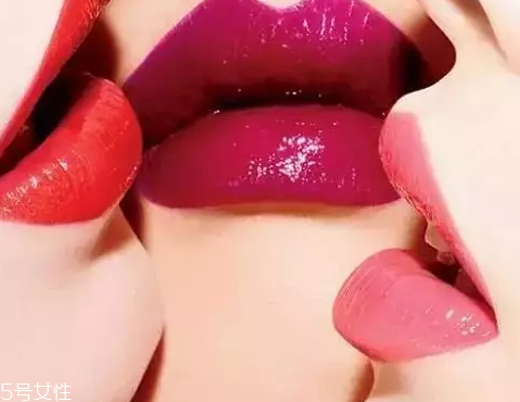 唇部顏色深用什么口紅？chanel絲絨口紅62號不怕唇深