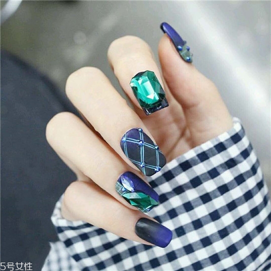 2018最流行的磨砂美甲新款式 磨砂美甲的最新火爆款式圖片 2018最流行的磨砂美甲新款式 磨砂美甲的最新火爆款式圖片