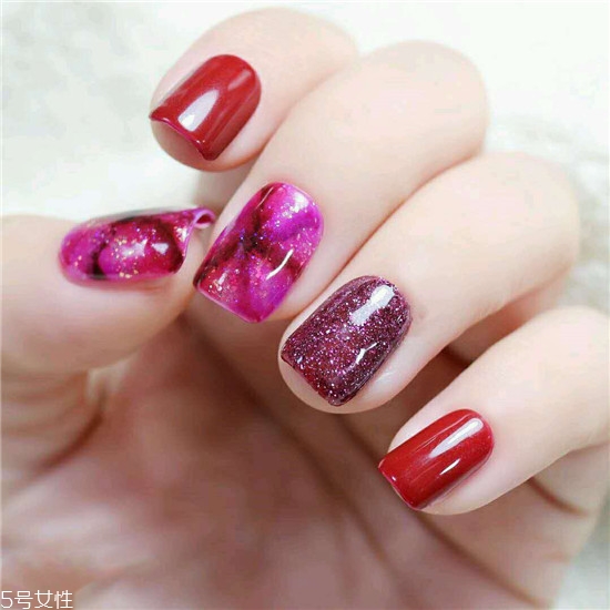 什么美甲顯手白又修長 氣質花朵美甲具體步驟