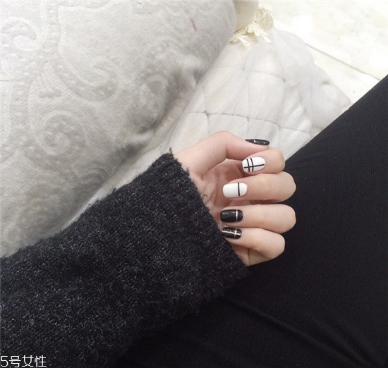 2022最流行的美甲什么顏色 2022簡(jiǎn)約大氣的美甲圖片 2022最流行的美甲什么顏色 2022簡(jiǎn)約大氣的美甲圖片
