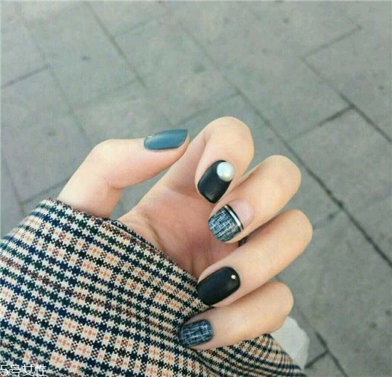 2018最流行的磨砂美甲新款式 磨砂美甲的最新火爆款式圖片 2018最流行的磨砂美甲新款式 磨砂美甲的最新火爆款式圖片