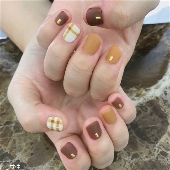 2018最流行的磨砂美甲新款式 磨砂美甲的最新火爆款式圖片 2018最流行的磨砂美甲新款式 磨砂美甲的最新火爆款式圖片